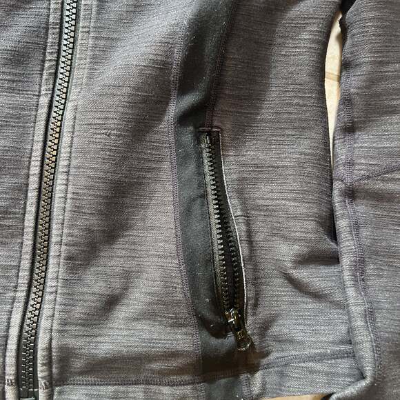 Lululemon Define Jacket Heathered Black Slub Denim / Tonka Stripe size 8 - Picture 8 of 8